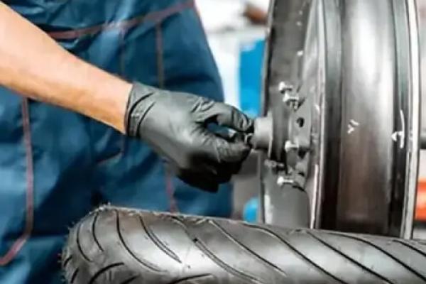 Motosiklet Lastik Değişimi ve Balans Hizmeti